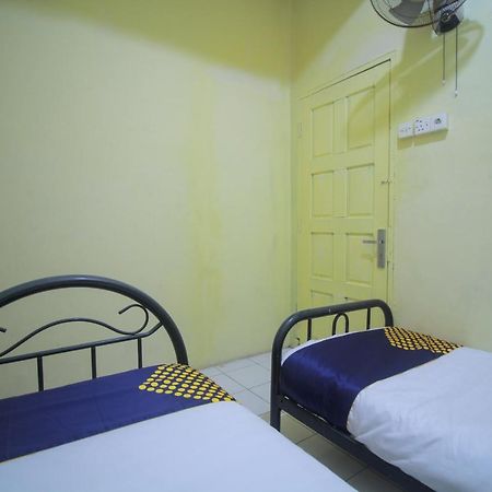 Spot On 2305 Andys Nur Penginapan Dumai Ngoại thất bức ảnh