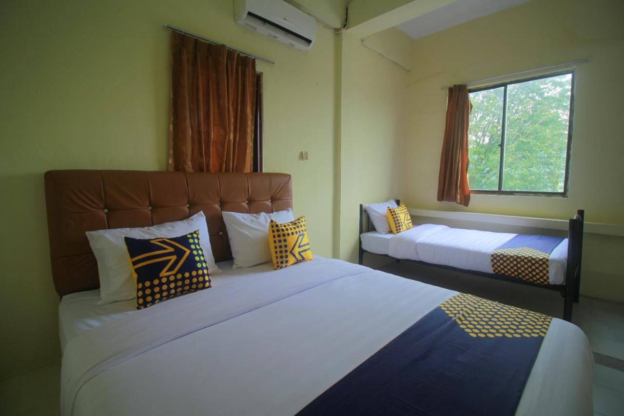 Spot On 2305 Andys Nur Penginapan Dumai Ngoại thất bức ảnh
