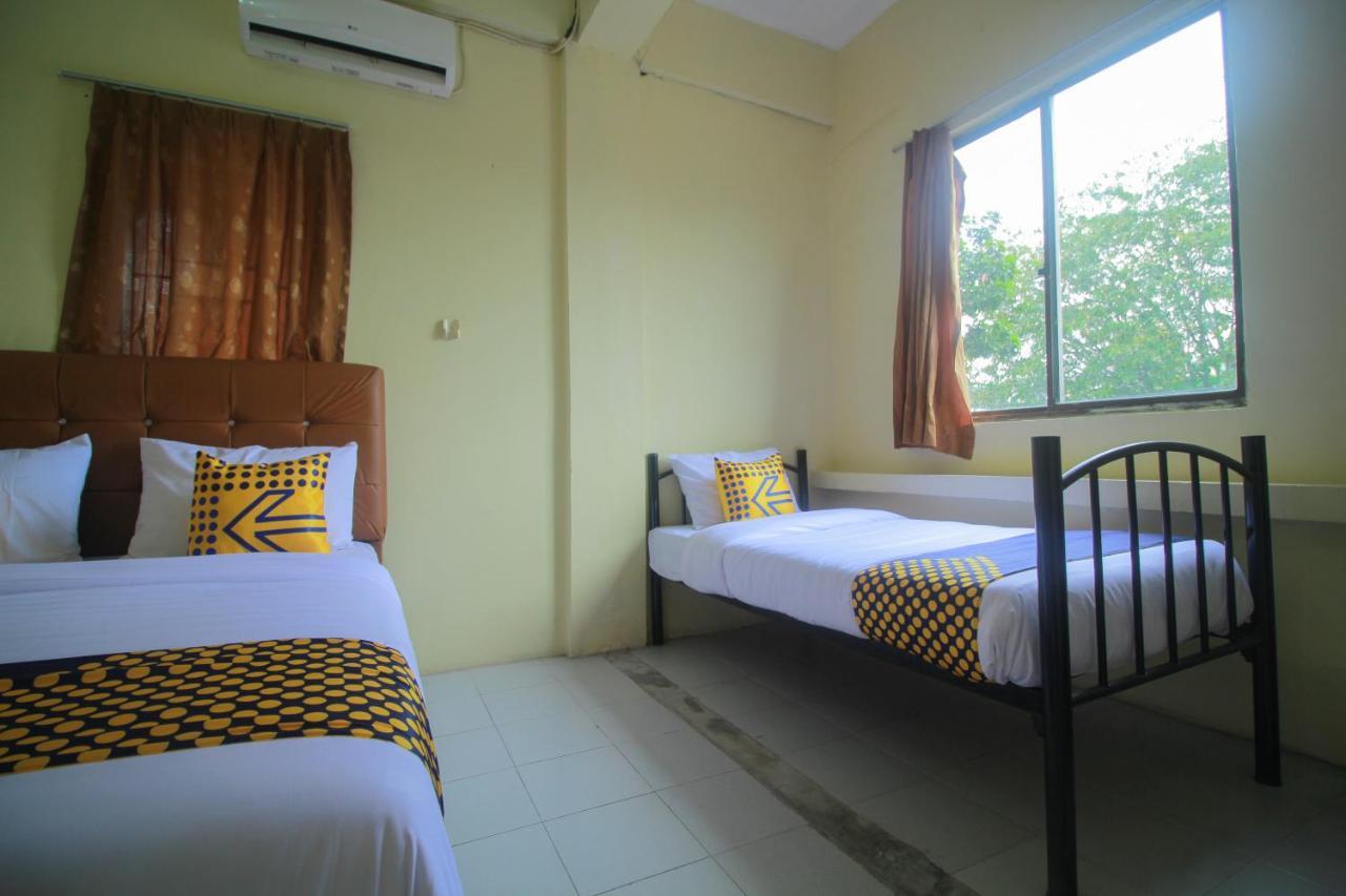 Spot On 2305 Andys Nur Penginapan Dumai Ngoại thất bức ảnh