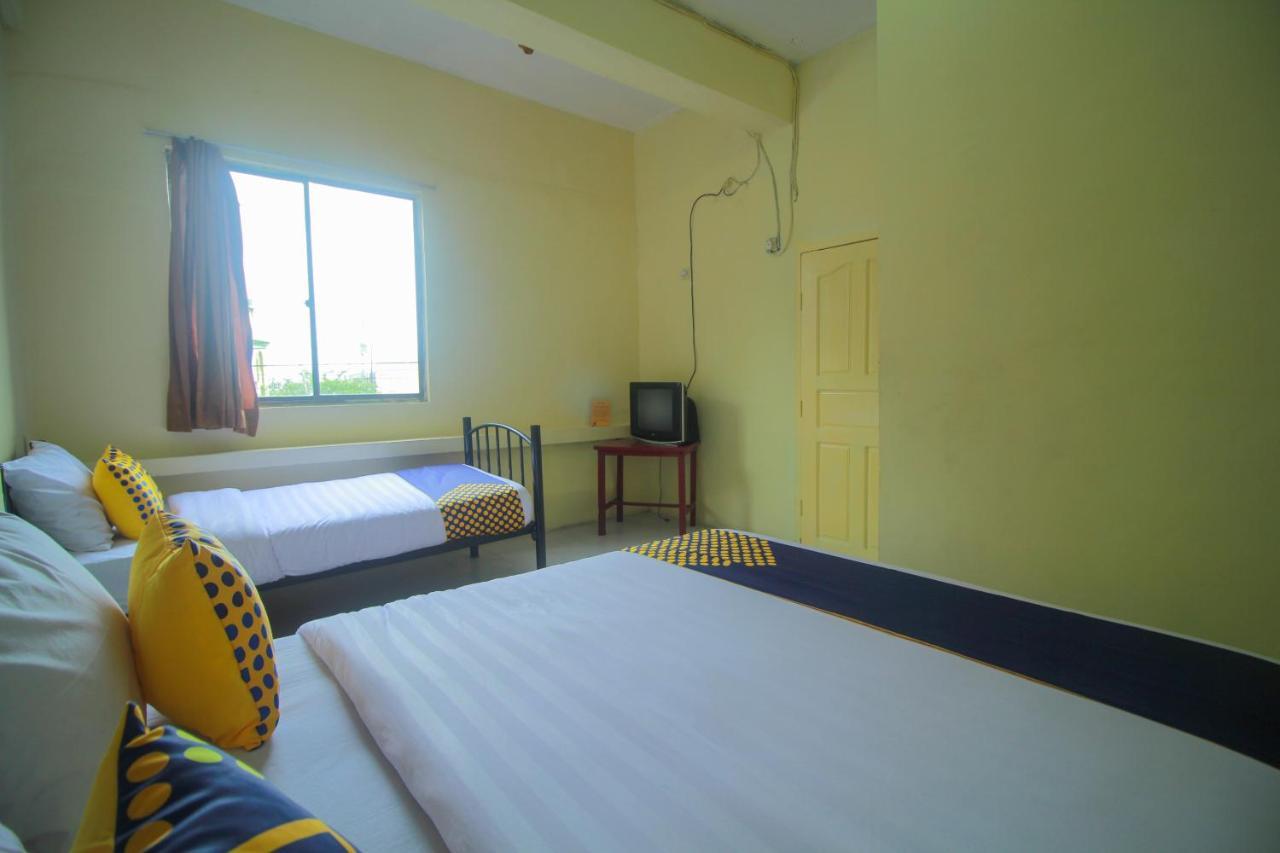 Spot On 2305 Andys Nur Penginapan Dumai Ngoại thất bức ảnh